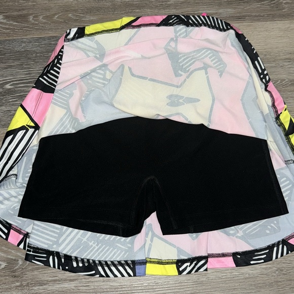 80s Themed Pink & Yellow Skort - Retro 80s Halloween Costume by Simplicité - Picture 4 of 4